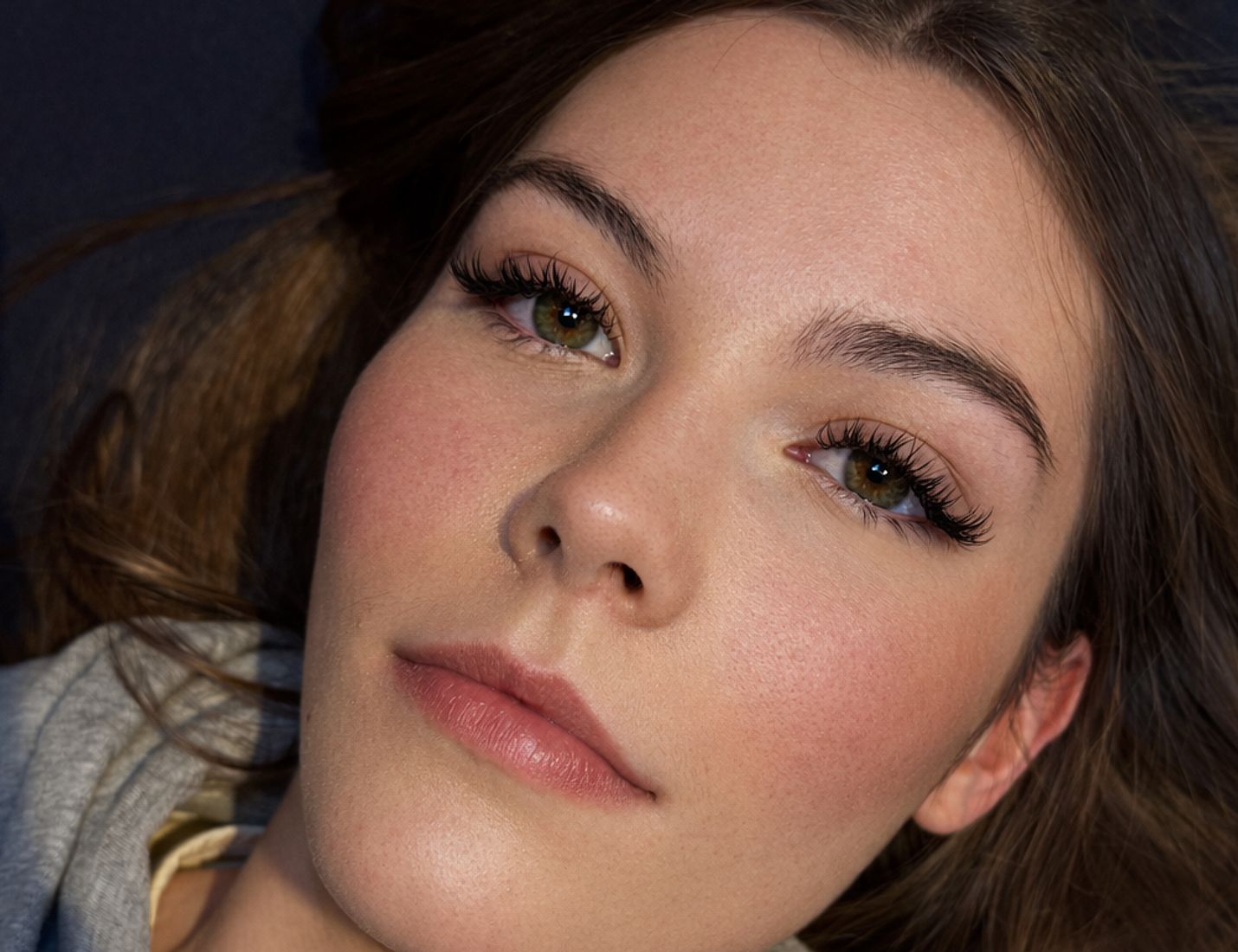 Regard sublimé par une extension de cils